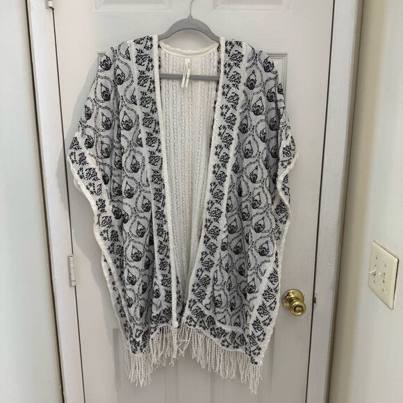 Anthropologie Embroidered Kimono Size XS/Small Black and White Fringe Boho Flowy - Picture 2 of 8